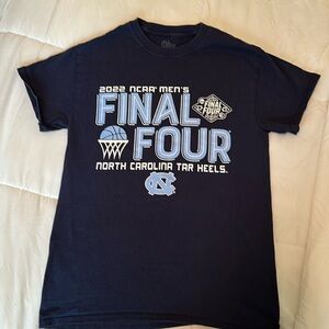 NCAA UNC TAR HEELS 2022 FINAL FOUR basketball short sleeve Tee. Adult small